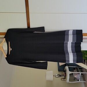 Banana Republic Fitted Half Length Sleeve Knit Dress in Dark Gray w Hem Stripes